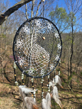 Load image into Gallery viewer, Yin/Yang Dreamcatcher 81
