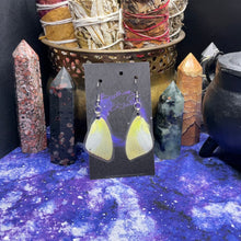 Load image into Gallery viewer, Lemon Emigrant Earrings
