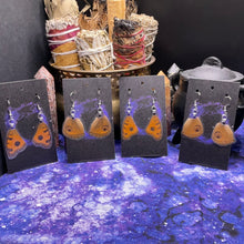 Load image into Gallery viewer, The Peacock Pansy Earrings
